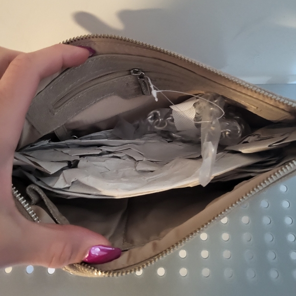 NWT DANIER Clutch/Wristlet with long chain cross-body strap - Picture 6 of 6